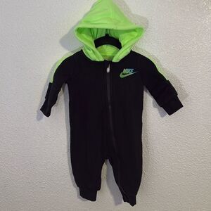 Nike- boys long sleeve one-piece - Size 3 months